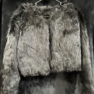 New black faux fur size Small